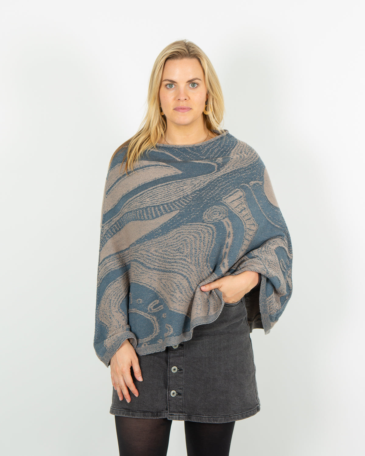 Abundance Reversible Poncho - Merino Wool Knit