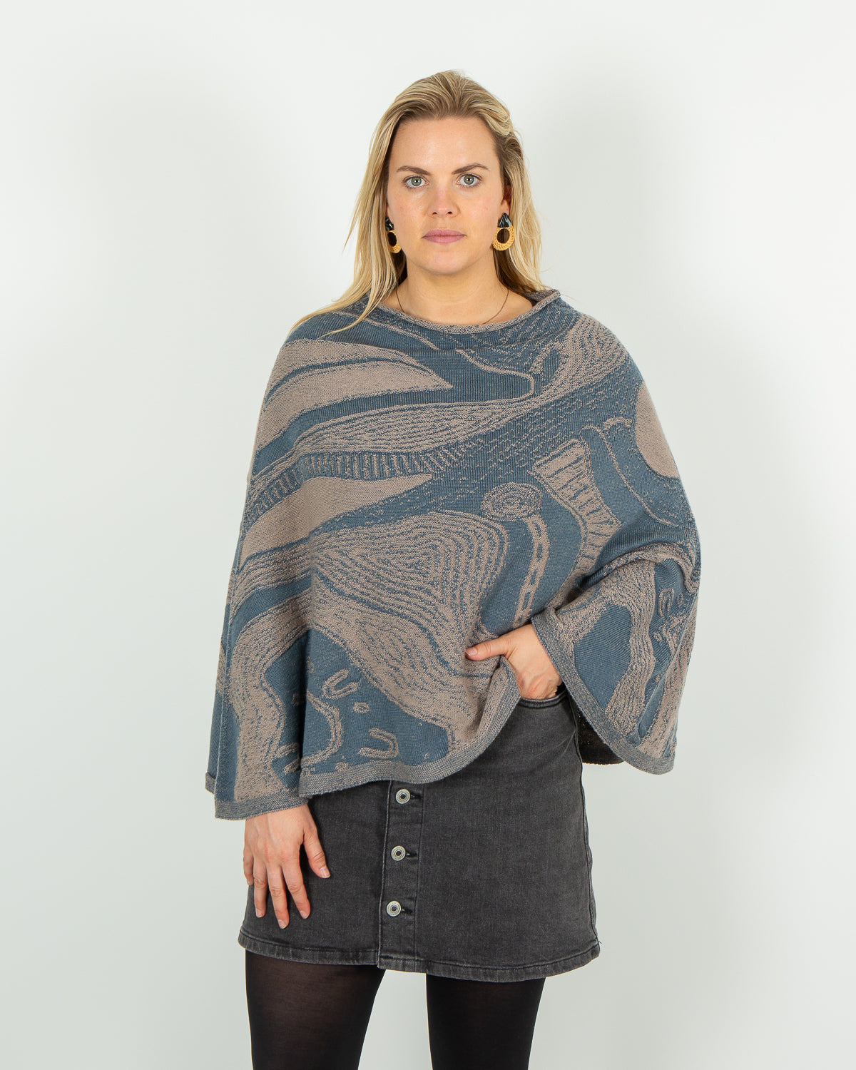 Abundance Reversible Poncho - Merino Wool Knit